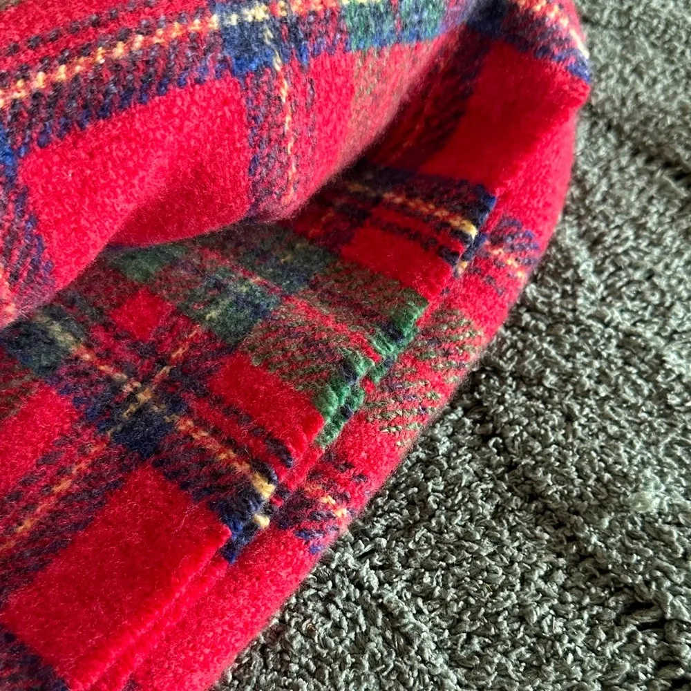Tommy Hilfiger Holiday Red Tartan Plaid Throw Faux Cashmere So Soft! NEW!